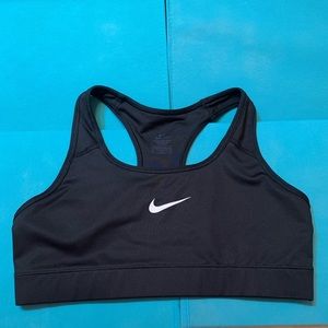 Nike all black sportsbra New without tags size M